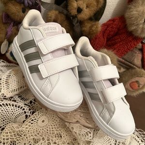Adidas Toddler Sneakers size 7 1/2 white w/ Silver